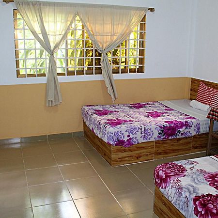 Garden Guesthouse Kampong Chhnang الغرفة الصورة