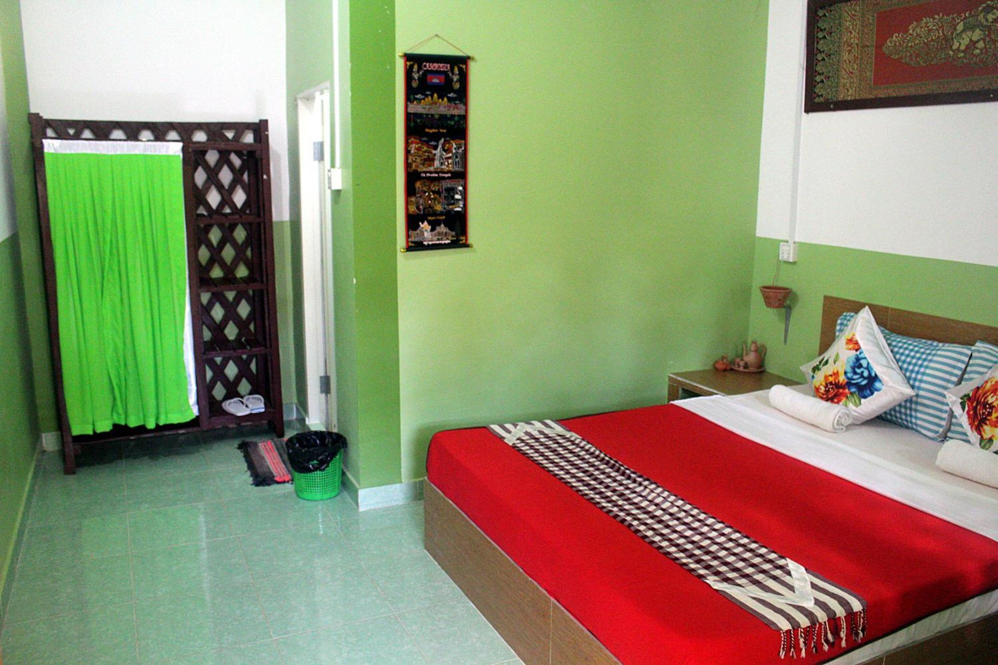 Garden Guesthouse Kampong Chhnang الغرفة الصورة
