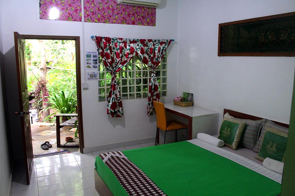 Garden Guesthouse Kampong Chhnang الغرفة الصورة